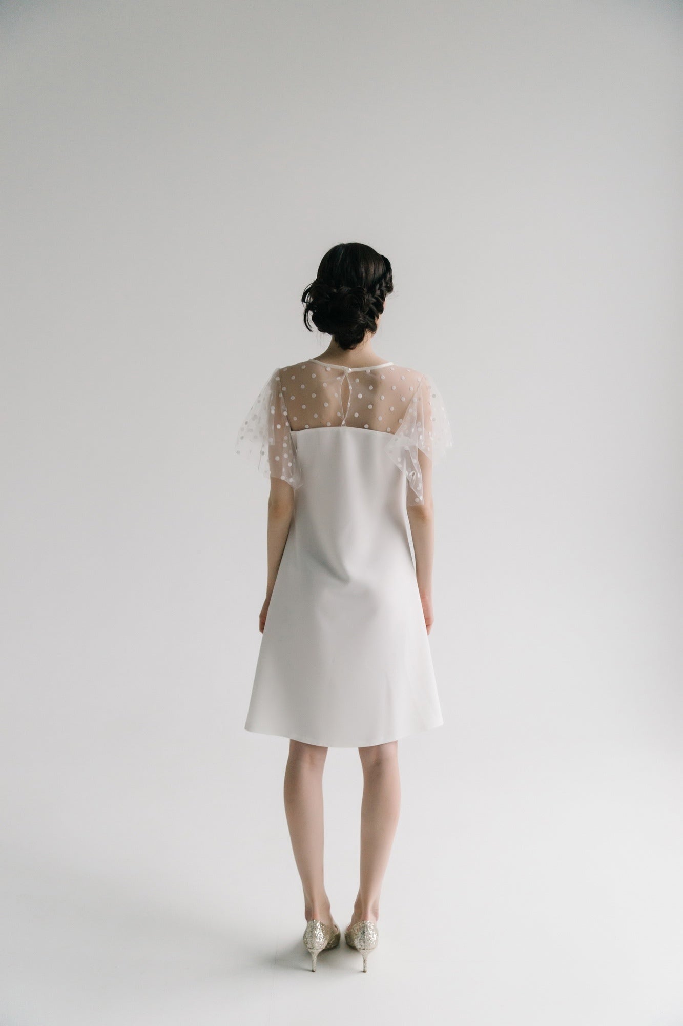 Short wedding dress • civil wedding dress • simple wedding dress • minimalist wedding dress • reception wedding dress • rehearsal dinner wedding dress