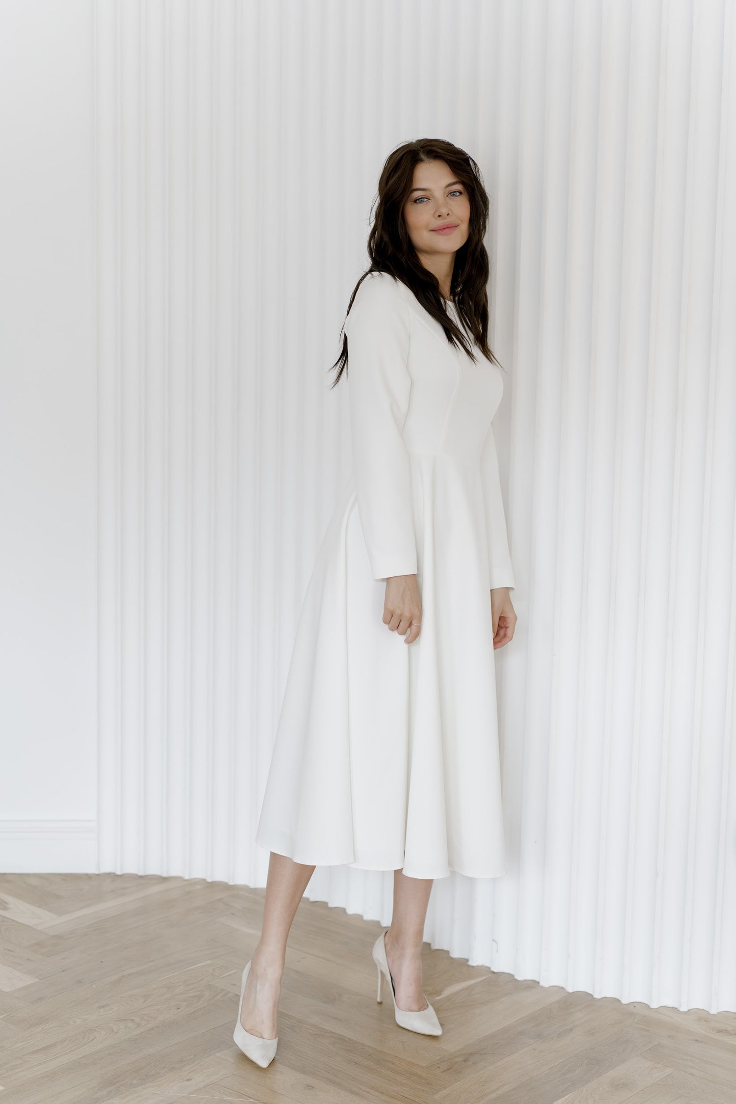 Tea lenght wedding dress • long sleeve wedding dress • short wedding dress • modest wedding dress • minimalist dress