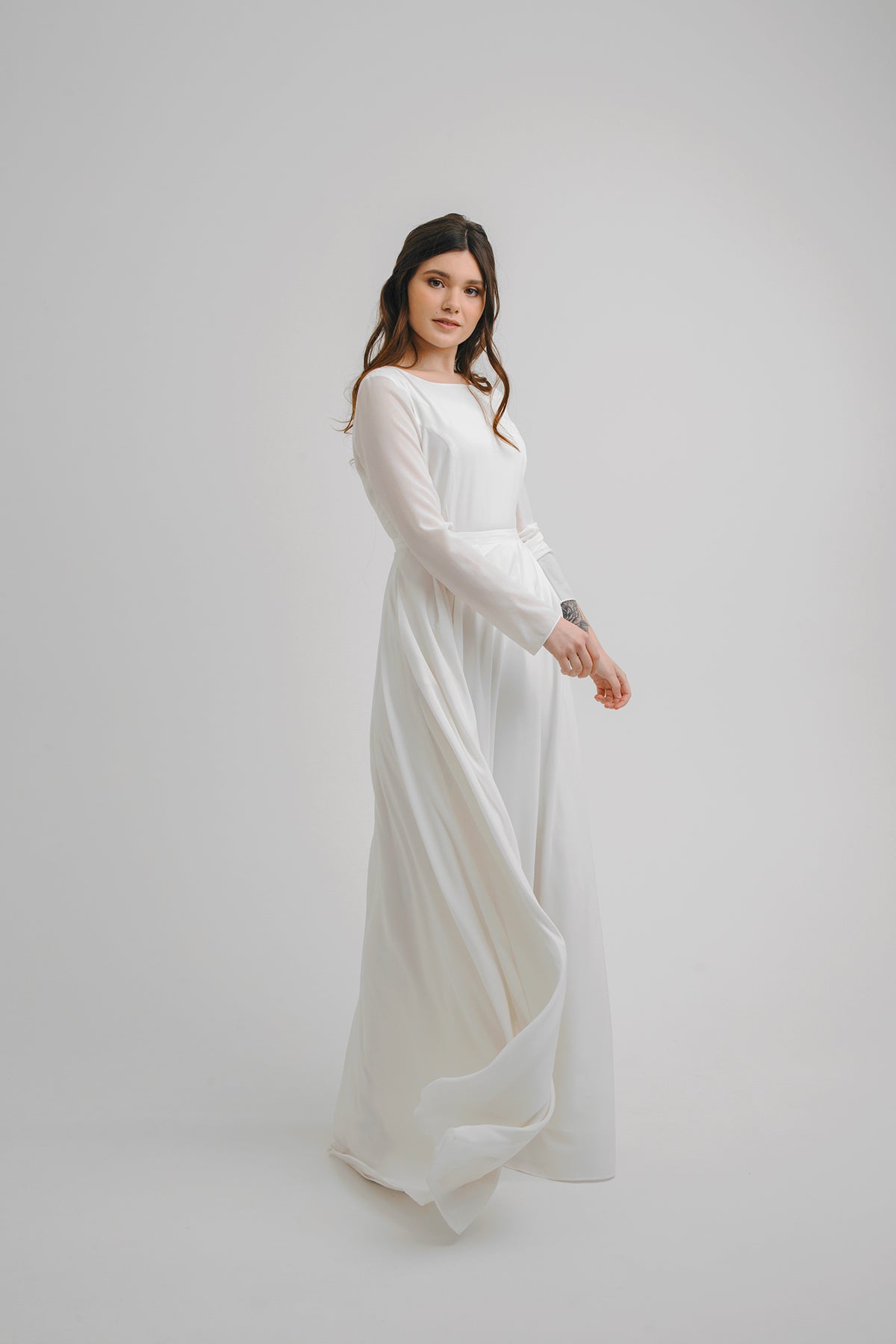 Modest wedding dress with pockets, A-Line dress, long sleeves crepe wedding dress