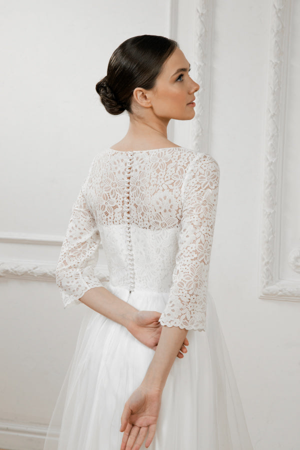 Lace wedding dress • simple wedding dress
