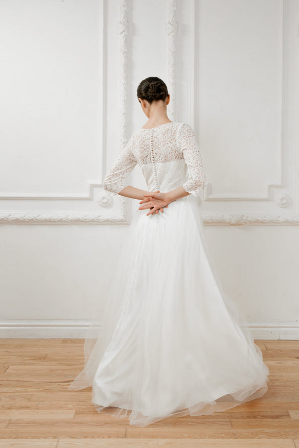 Lace wedding dress • simple wedding dress