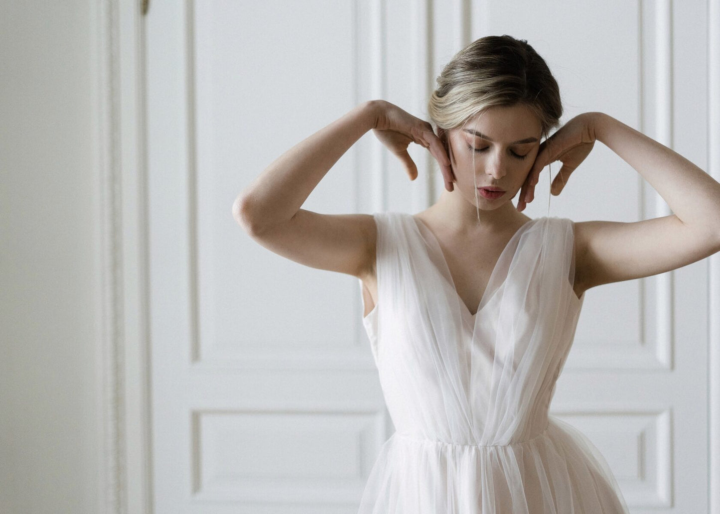 Peony wedding dress V-neckline and shoulder detail