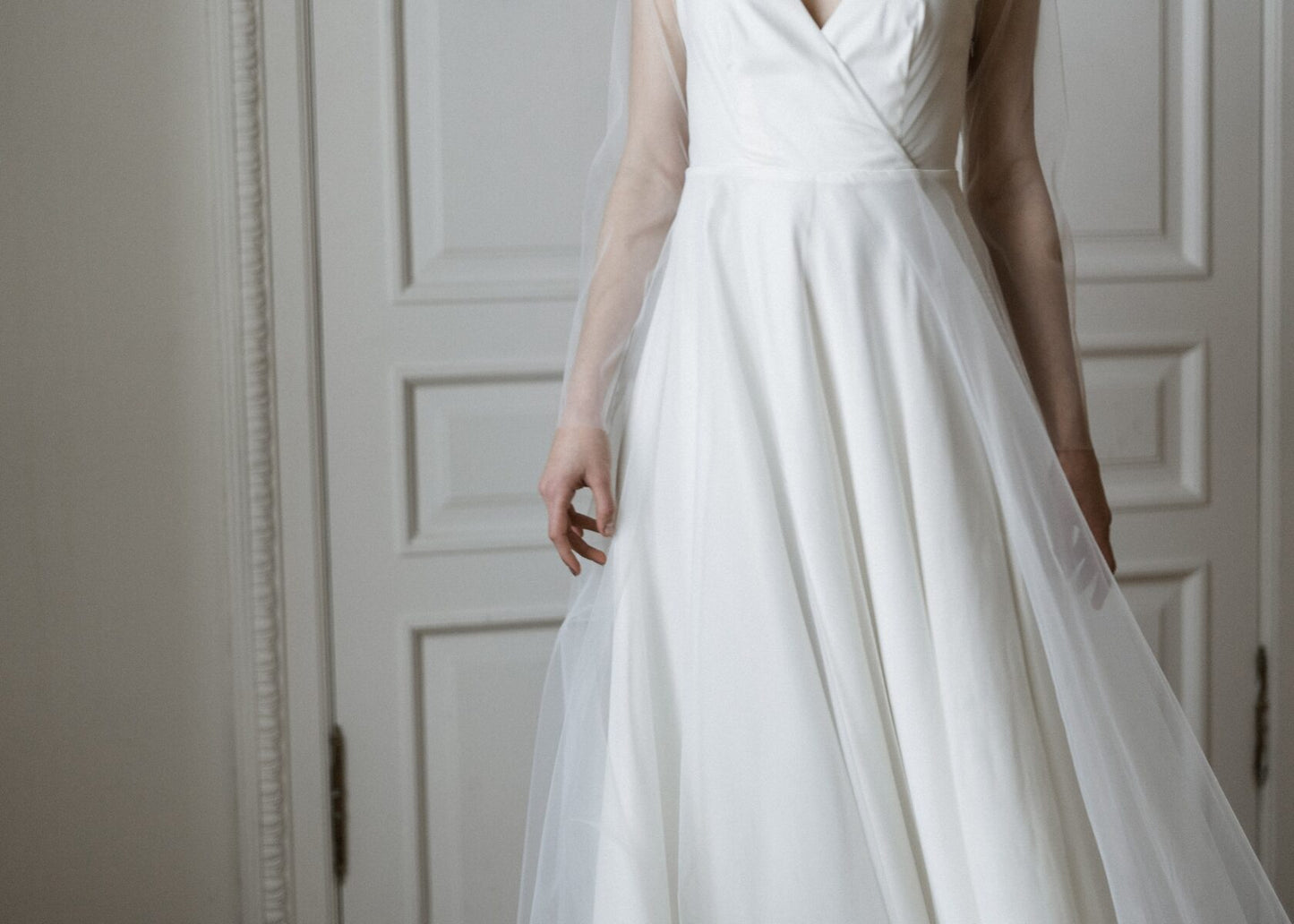 Chiffon wedding dress • simple wedding dress • tulle wedding dress • boho wedding dress • romantic wedding dress • elegant bridal gown