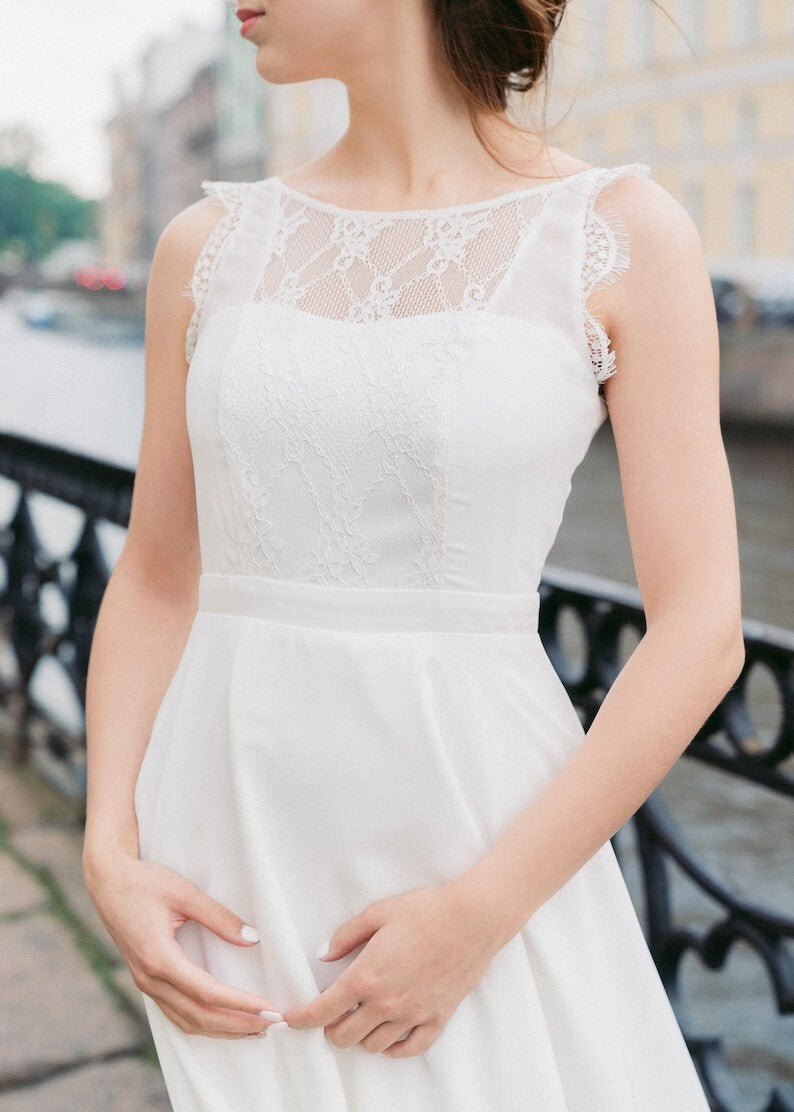 Lace wedding dress • simple wedding dress