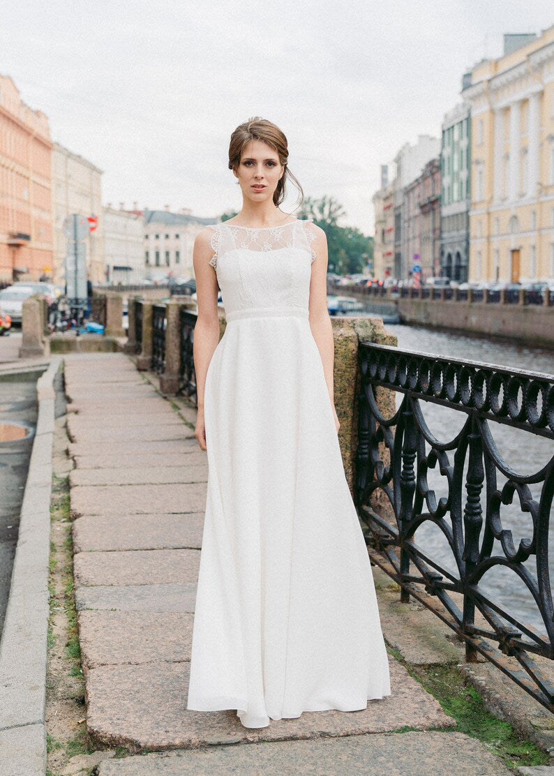 Lace wedding dress • simple wedding dress