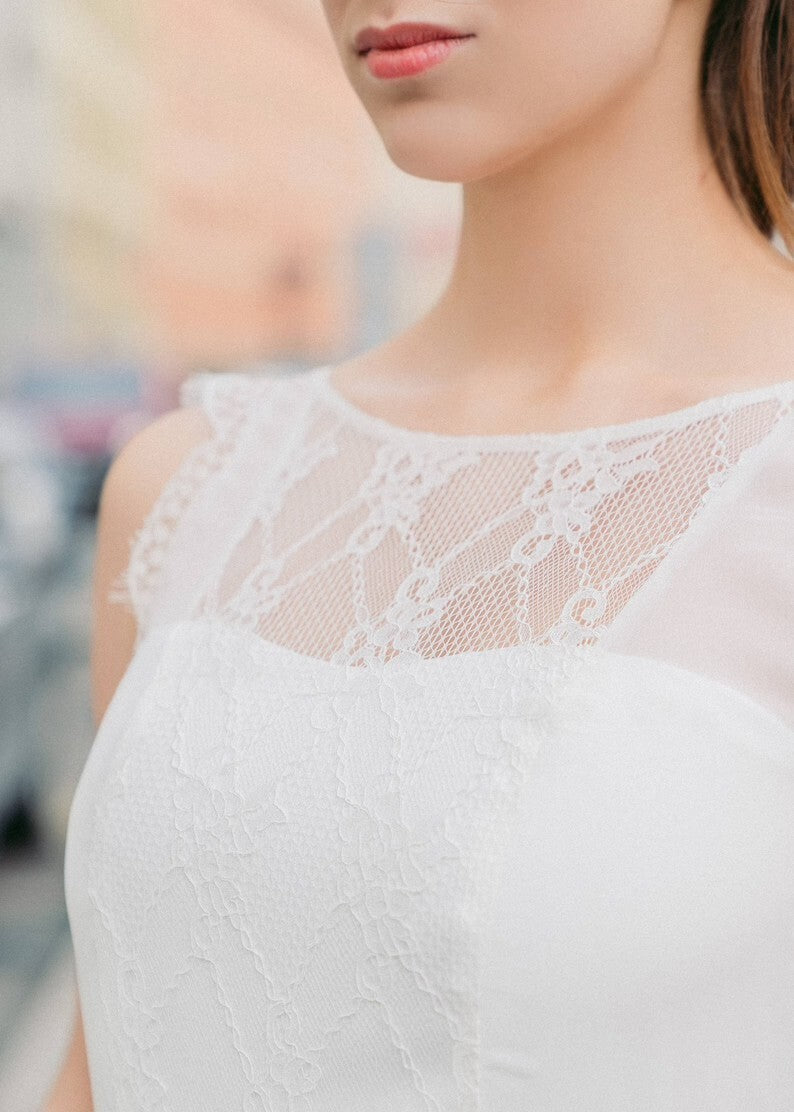 Lace wedding dress • simple wedding dress