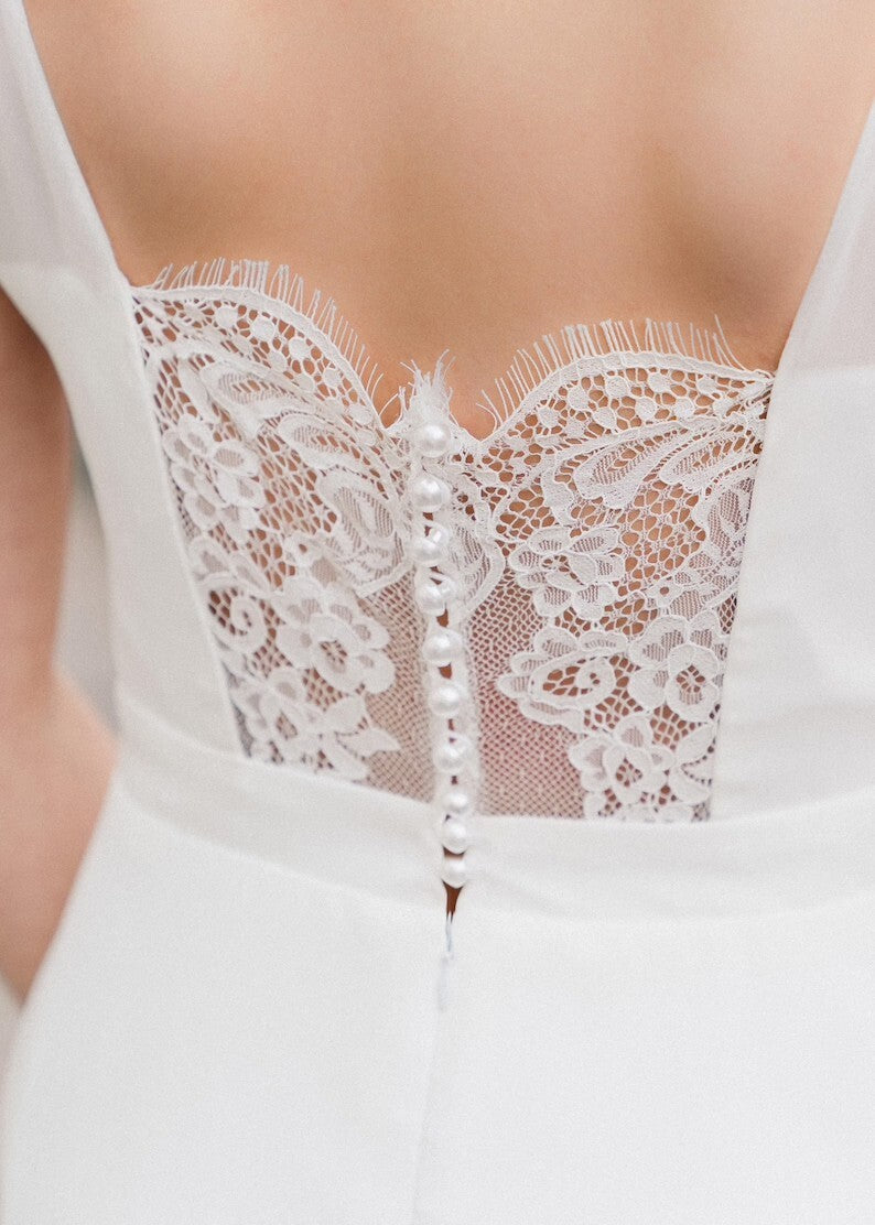 Lace wedding dress • simple wedding dress