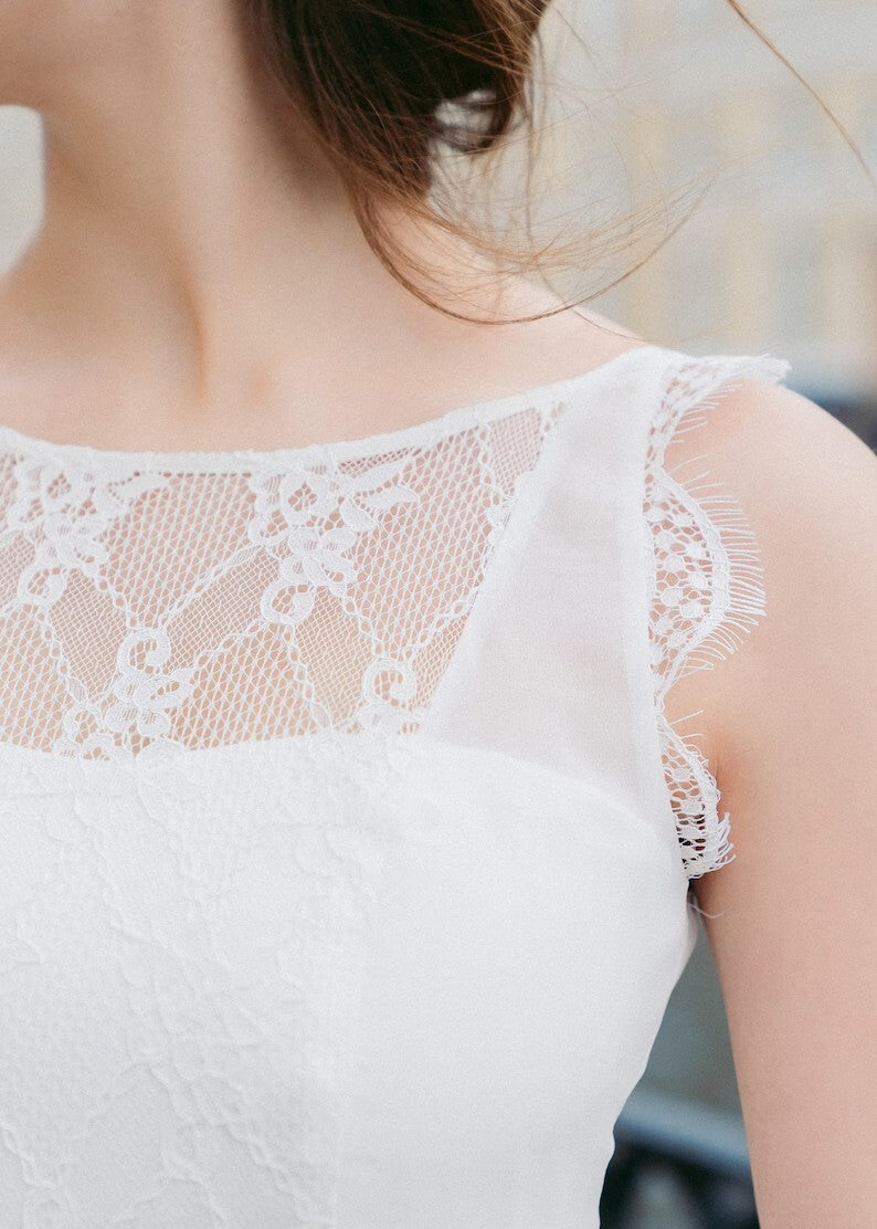 Lace wedding dress • simple wedding dress