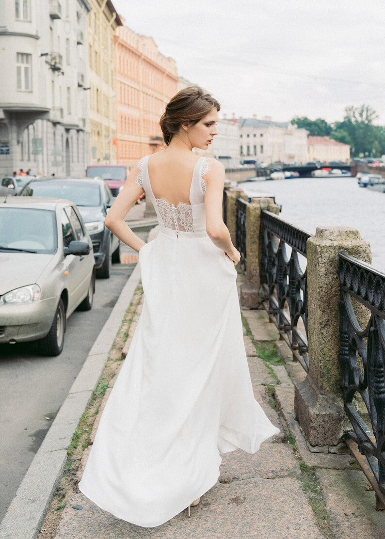Lace wedding dress • simple wedding dress