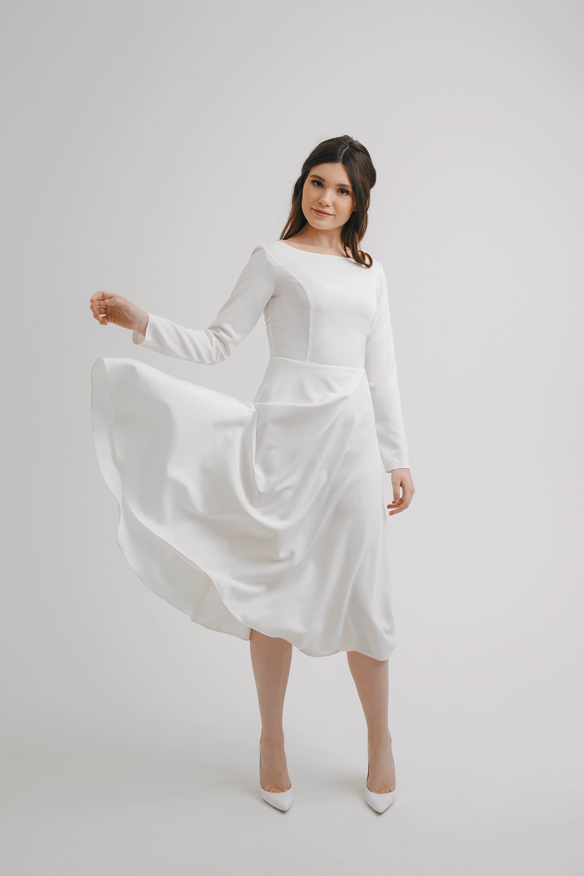 Tea lenght wedding dress • long sleeve wedding dress • short wedding dress • modest wedding dress • minimalist dress