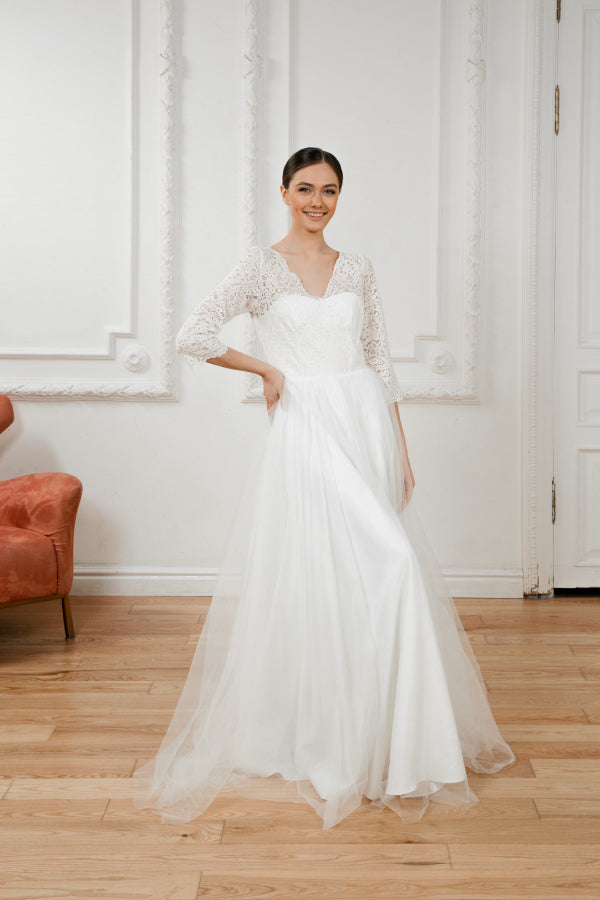 Lace wedding dress • simple wedding dress
